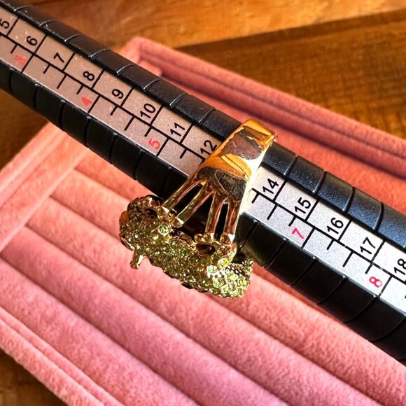 Gold-Tone Park Lane Jewelry "Prince Charming" Frog Ring W/ Green Crystals Size 6 - Picture 3 of 12